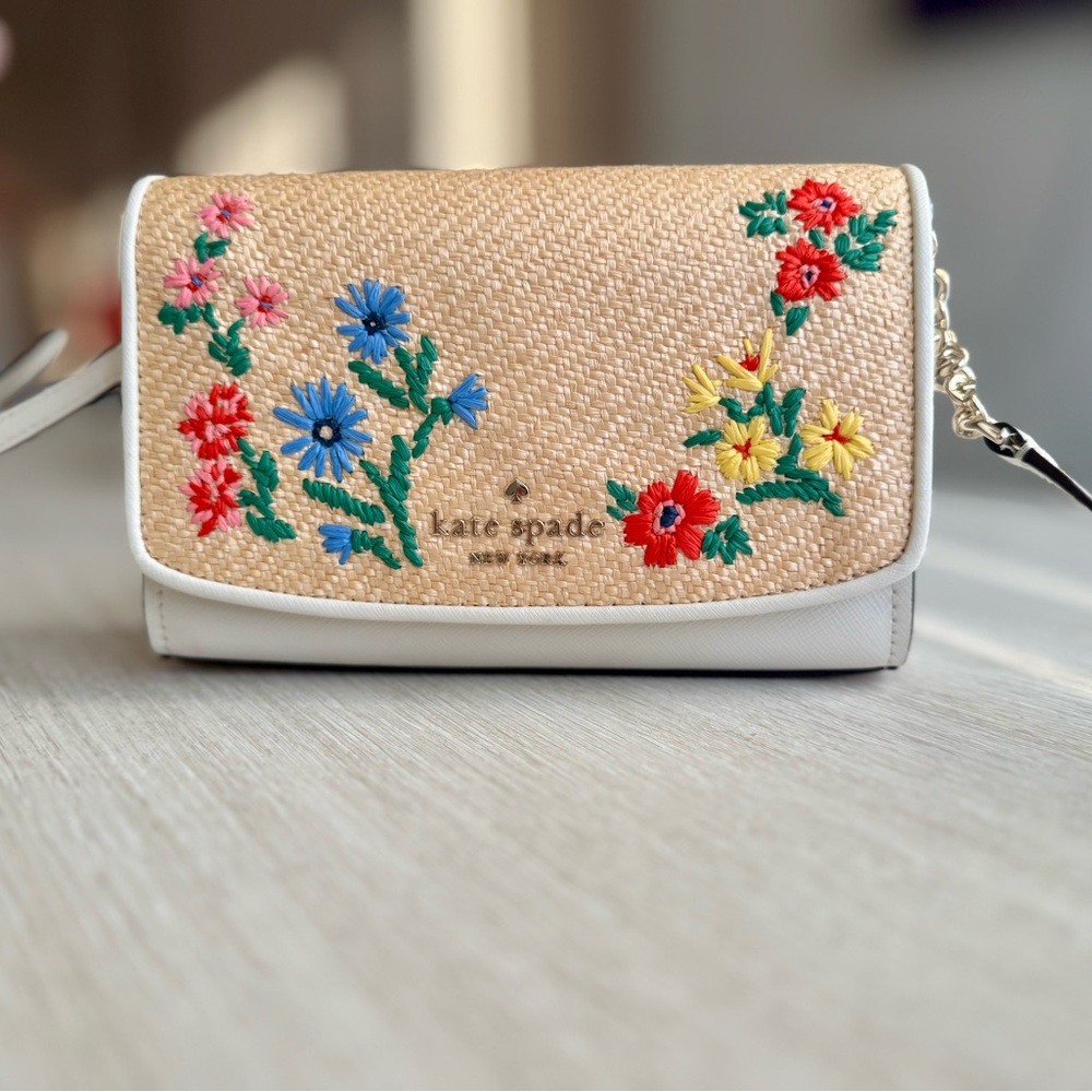 NEW WITHOUT TAGS Kate Spade Staci Floral Straw Small Flap Crossbody Bag